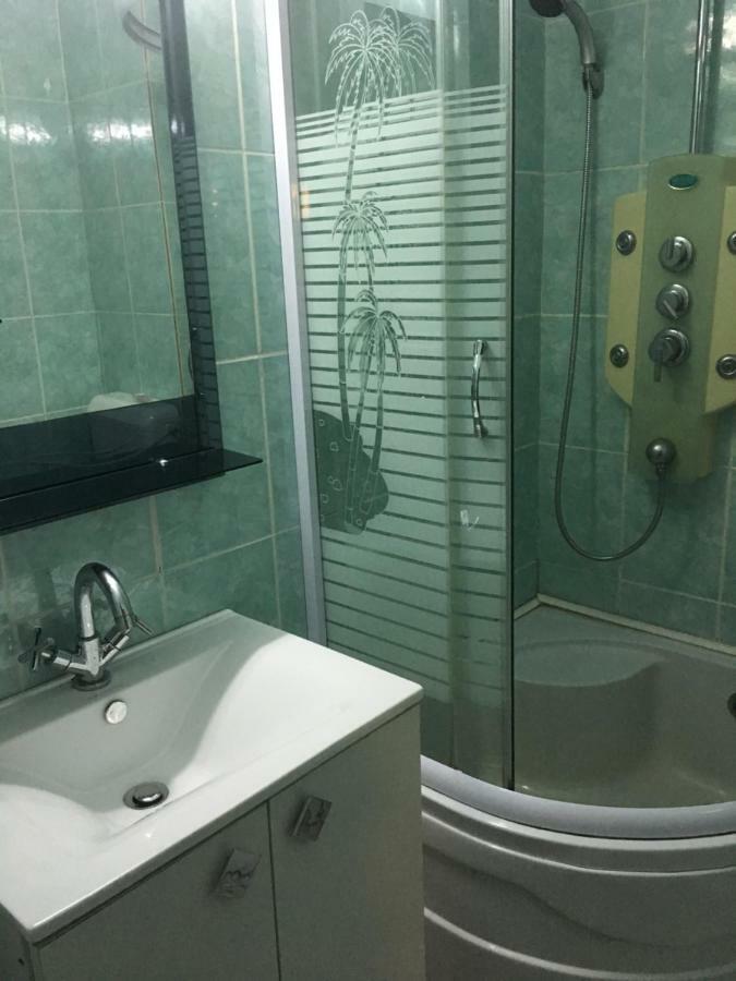 Apartament Antonia Apartment Tirgu Ocna Bagian luar foto